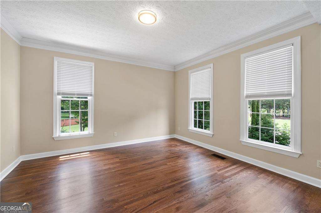 1811 Lake Cove DR SW