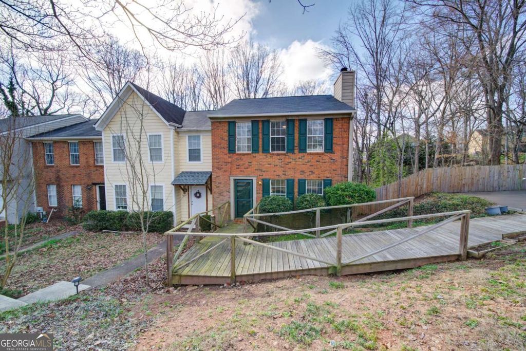 Photo of 1657 Cedar Bluff Way, Marietta, GA 30062 (MLS # 10703509)