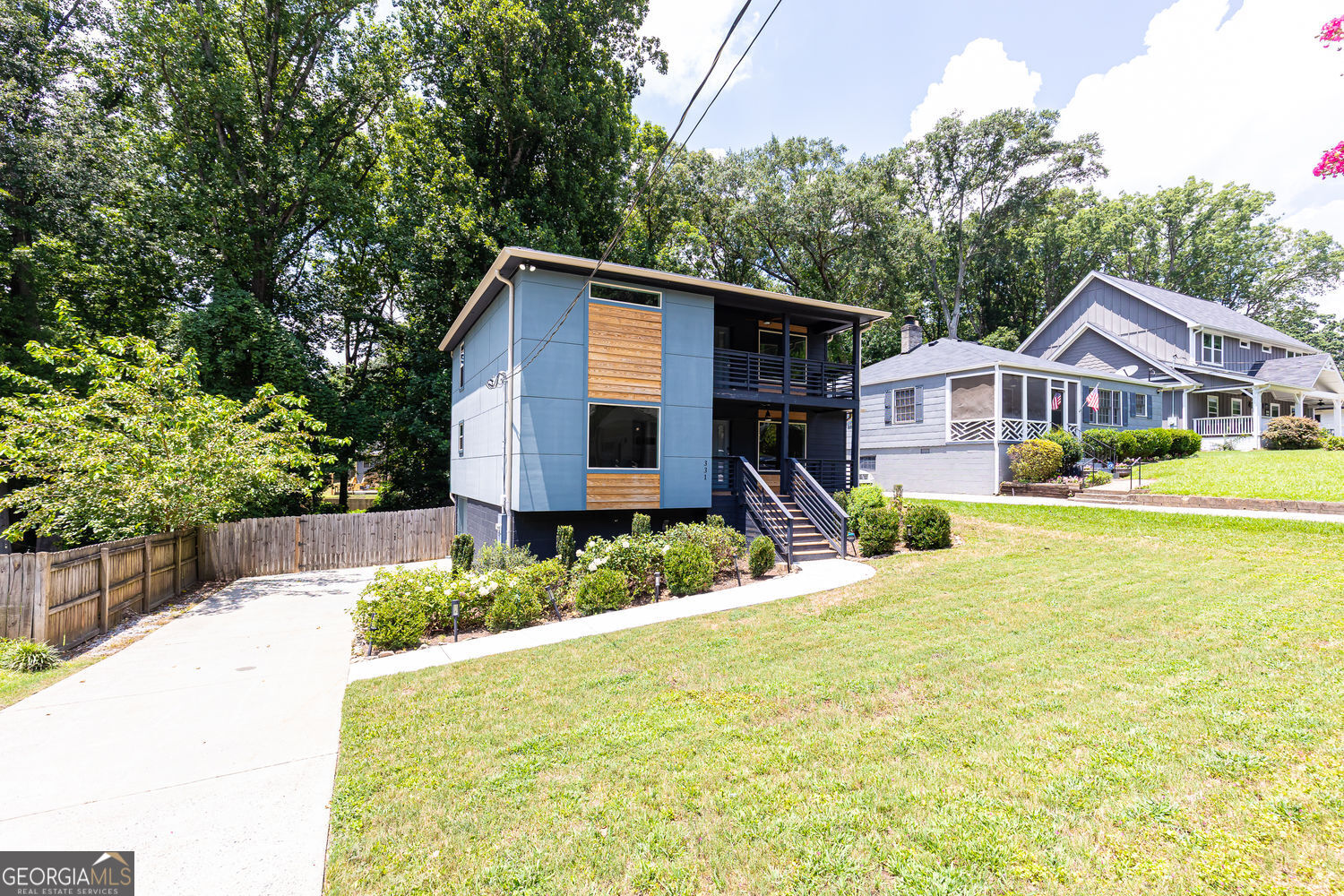 331 Eleanor ST SE