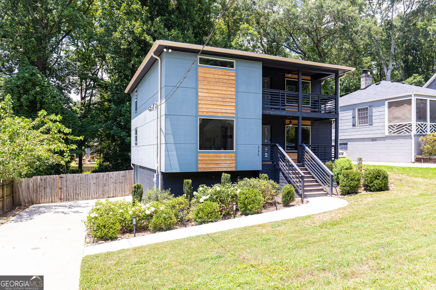 331 Eleanor ST SE