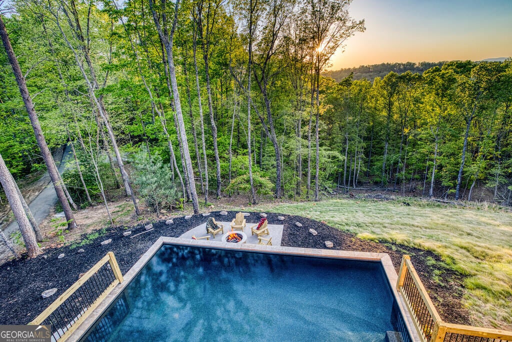 356 Mountain Ridge DR
