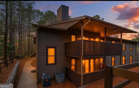 1901 Cumberland CT SE Smyrna GA 30080