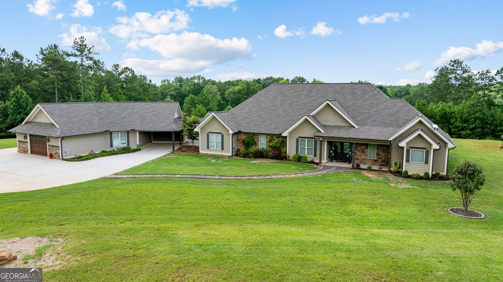 Photo of 2175 Bear Creek Rd, Moreland, GA 30259 (MLS # 10810235)