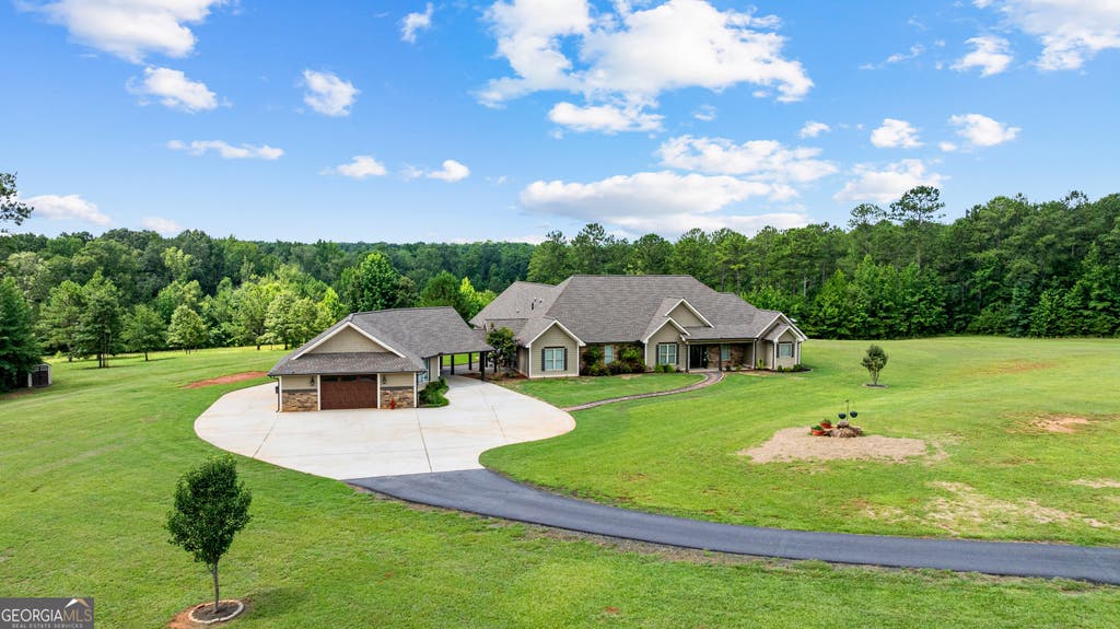 Photo of 2175 Bear Creek Rd, Moreland, GA 30259 (MLS # 10810235)
