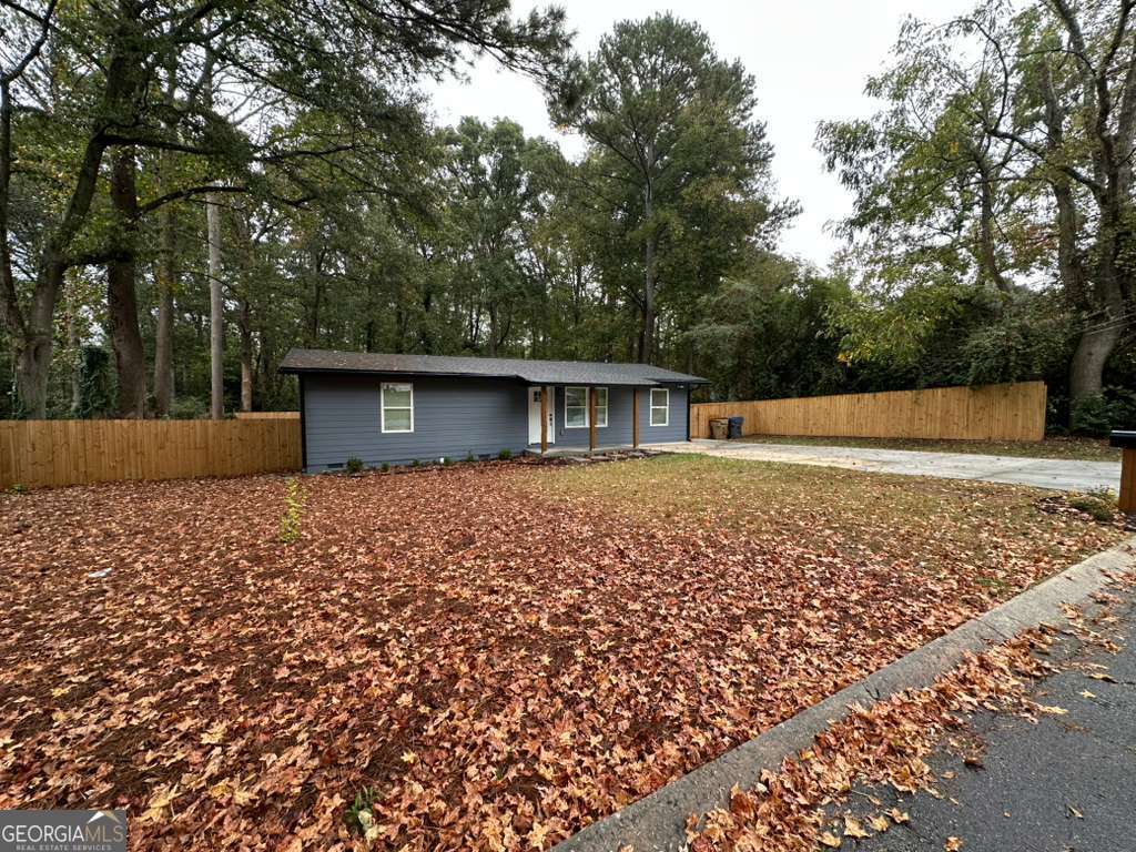 6376 Hollywood DR