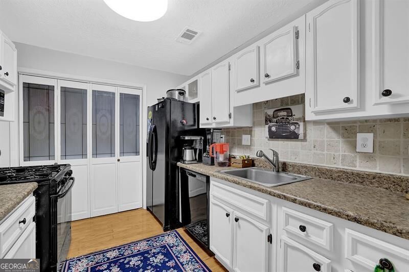 1004 Vicksburg PL
