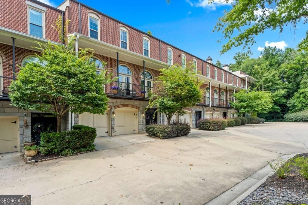 Photo of 5512 Glenridge Drive #K, Atlanta, GA 30342 (MLS # 10876774)
