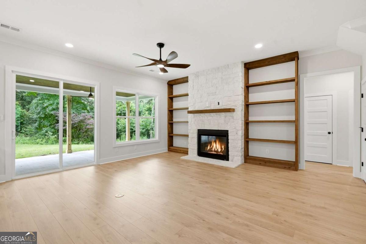 650 Gordon Combs RD NW