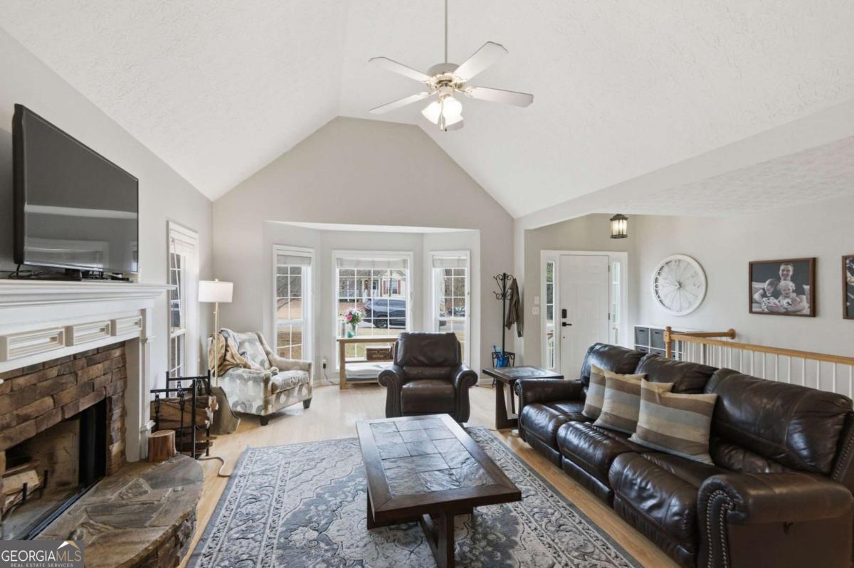 6115 Brook Hollow Creek DR