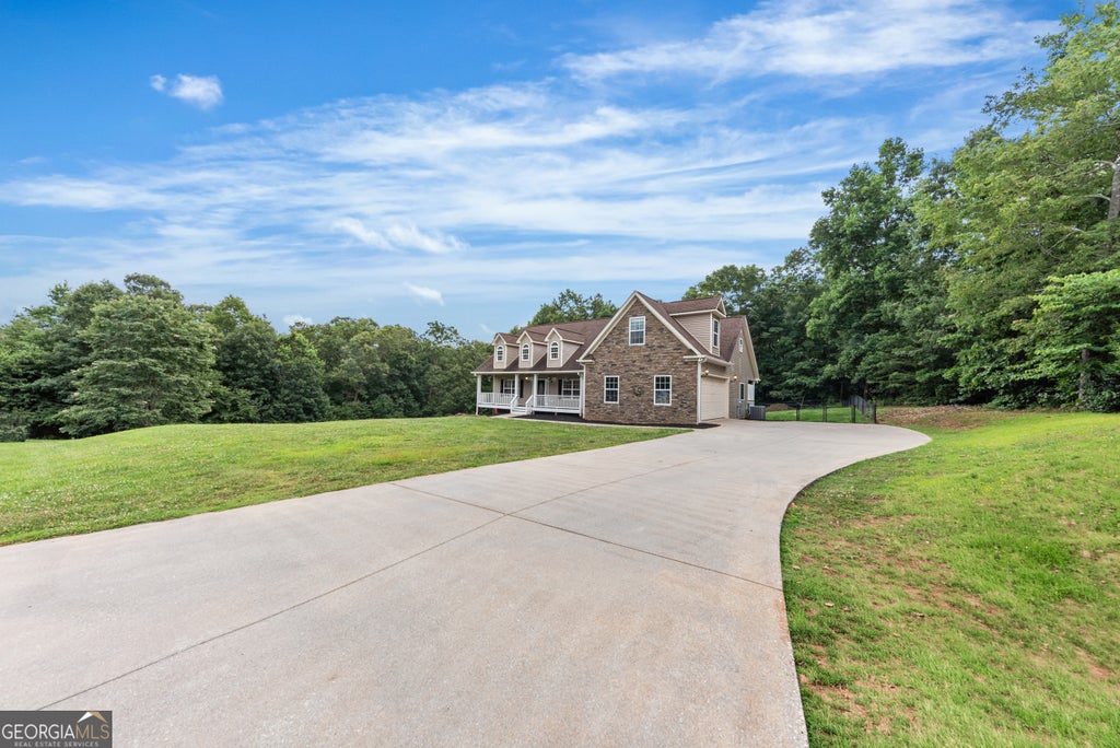 Photo of 335 Northwoods Drive, Mount Airy, GA 30563 (MLS # 10803871)