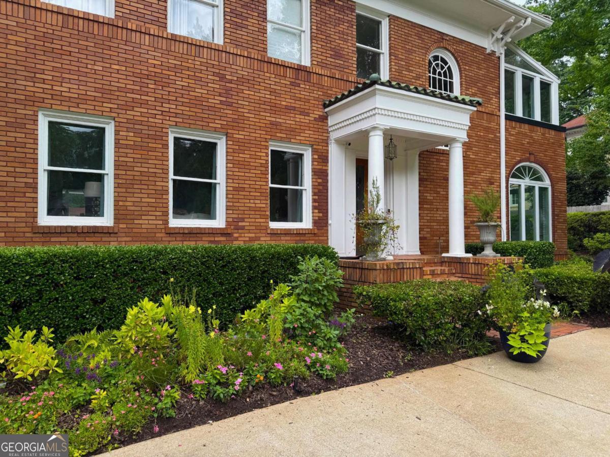 1036 Oxford RD NE
