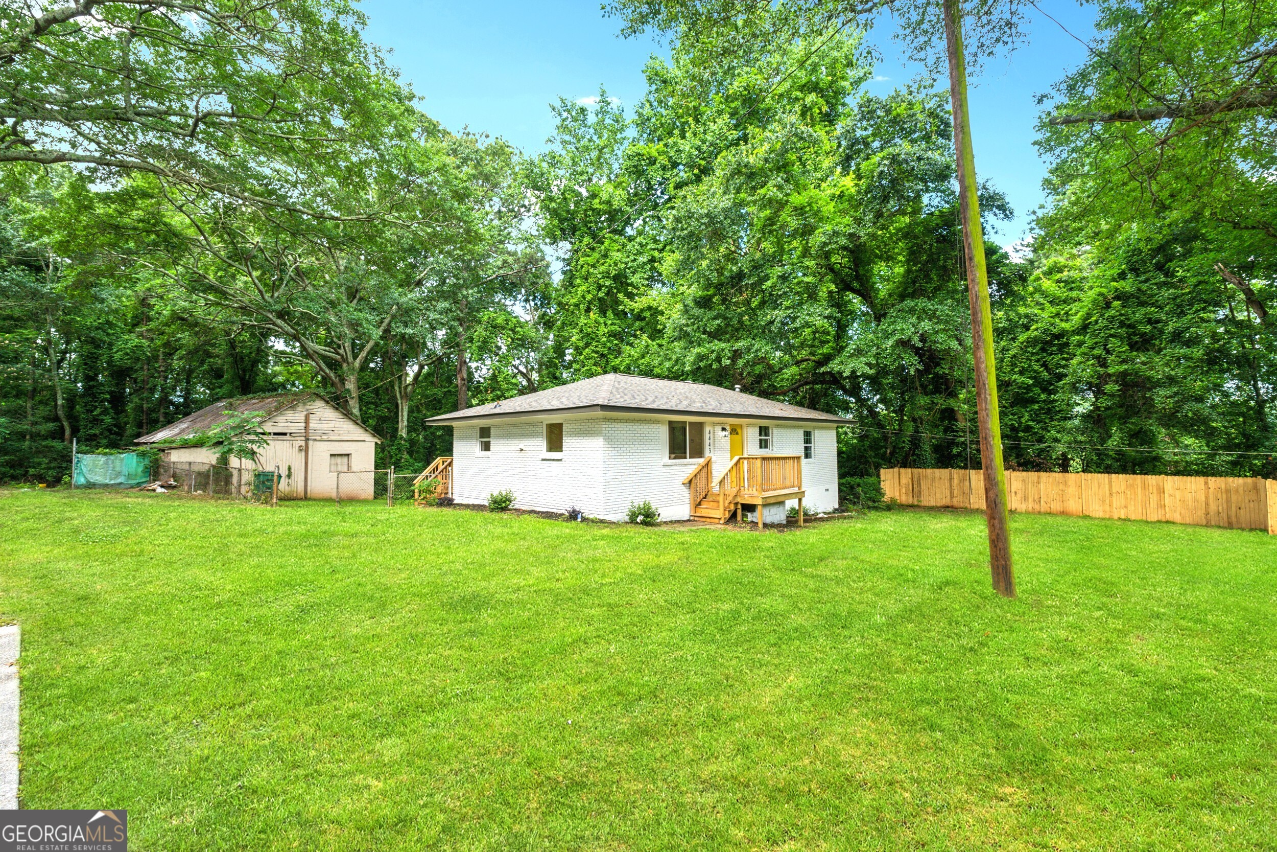 4443 FLAT SHOALS PKWY