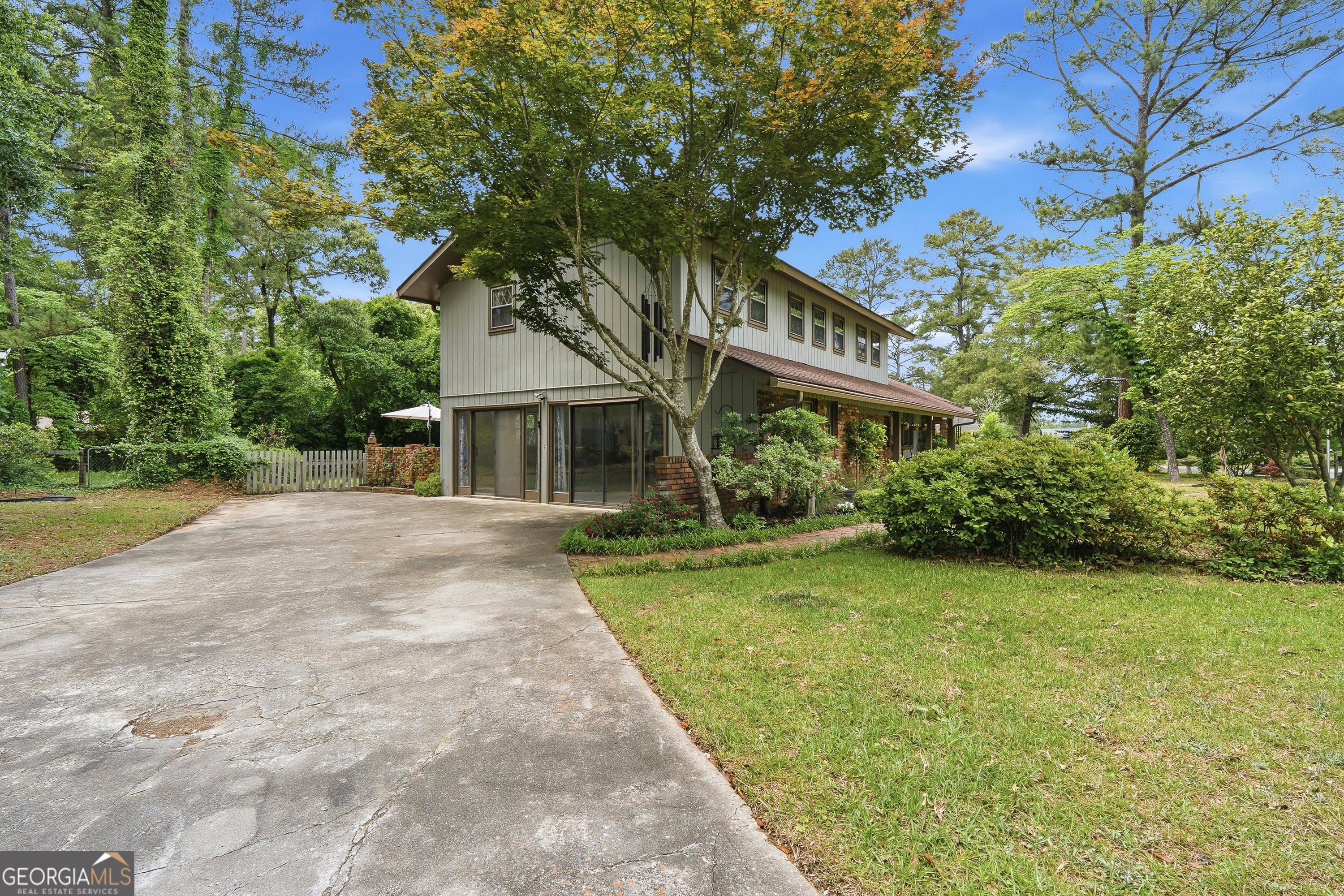 105 Fox Glen DR