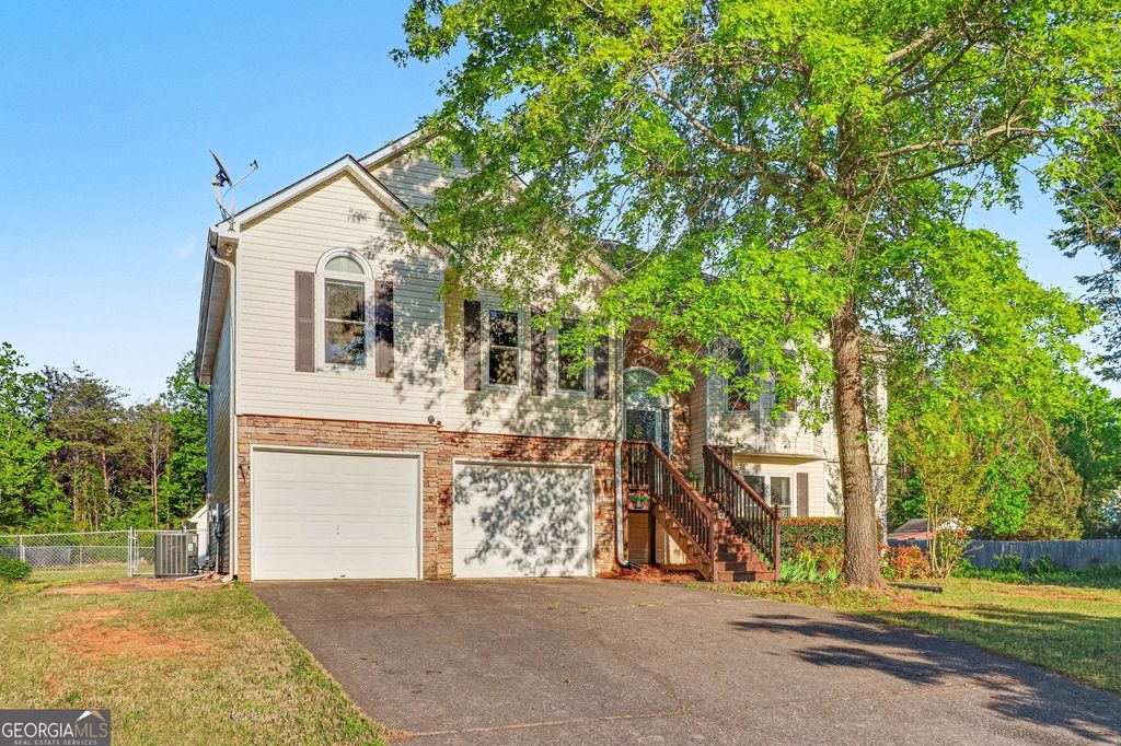 Photo of 65 Indian Hills Drive, Rydal, GA 30171 (MLS # 10731318)