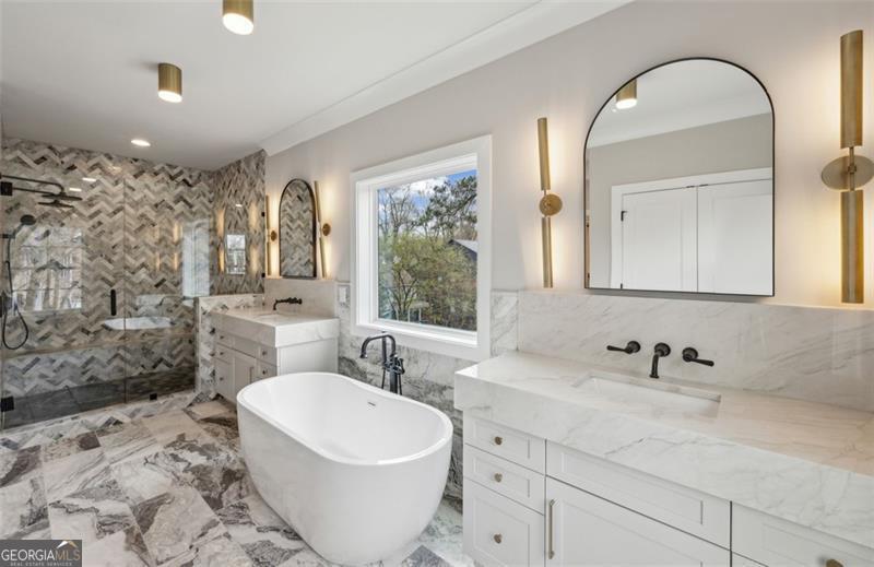 2587 Apple Valley RD