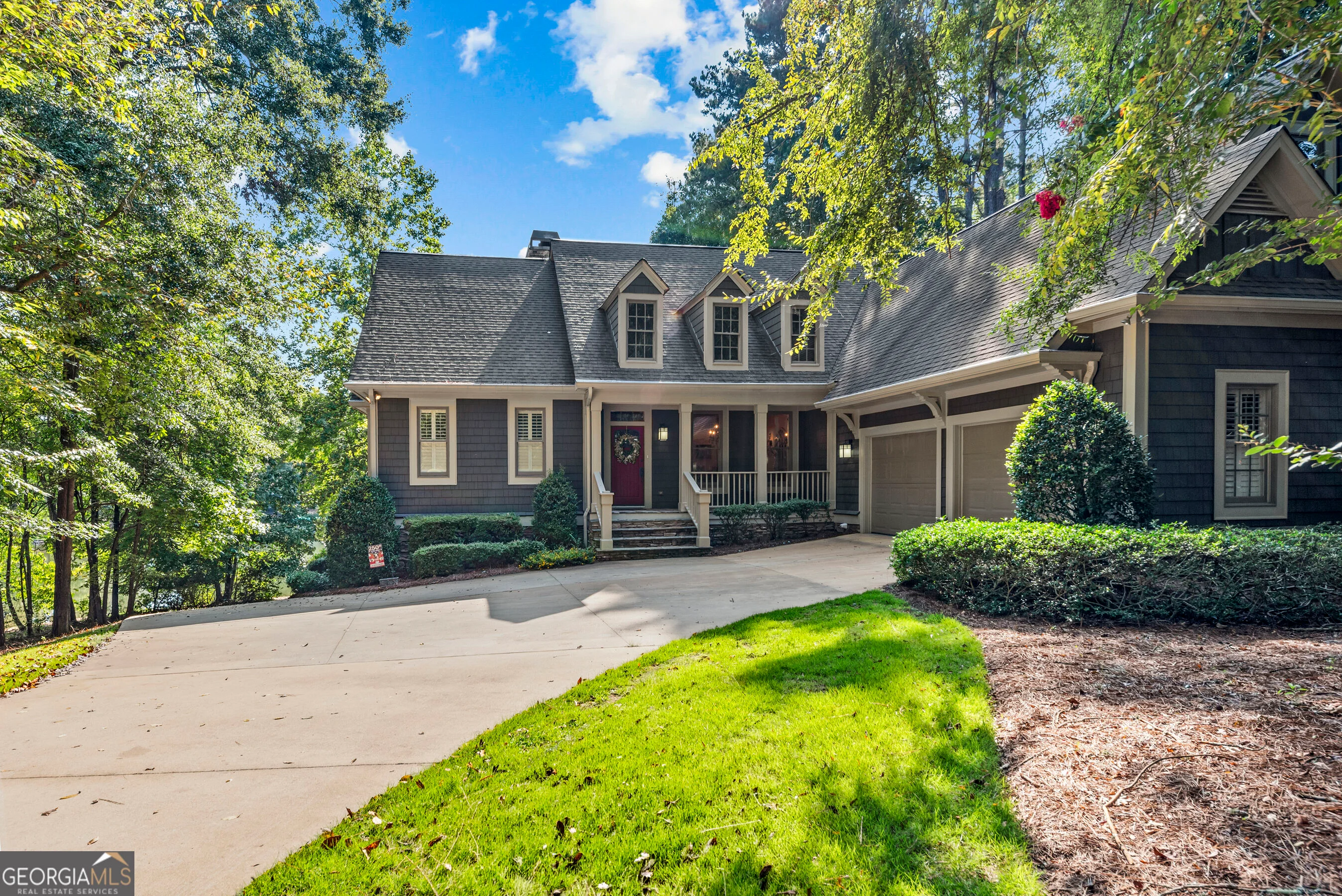 1020 Colonial Court