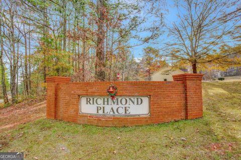 A home in Newnan