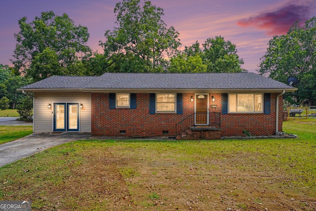 Photo of 415 Taylor Street, Barnesville, GA 30204 (MLS # 10842955)