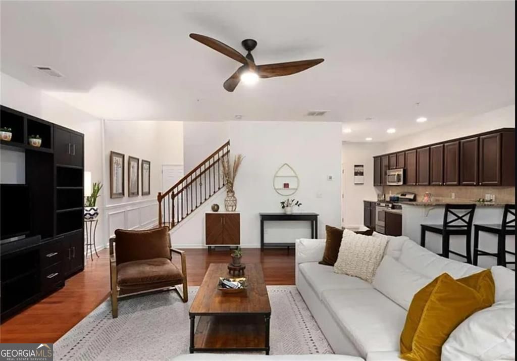 6038 Mayfield