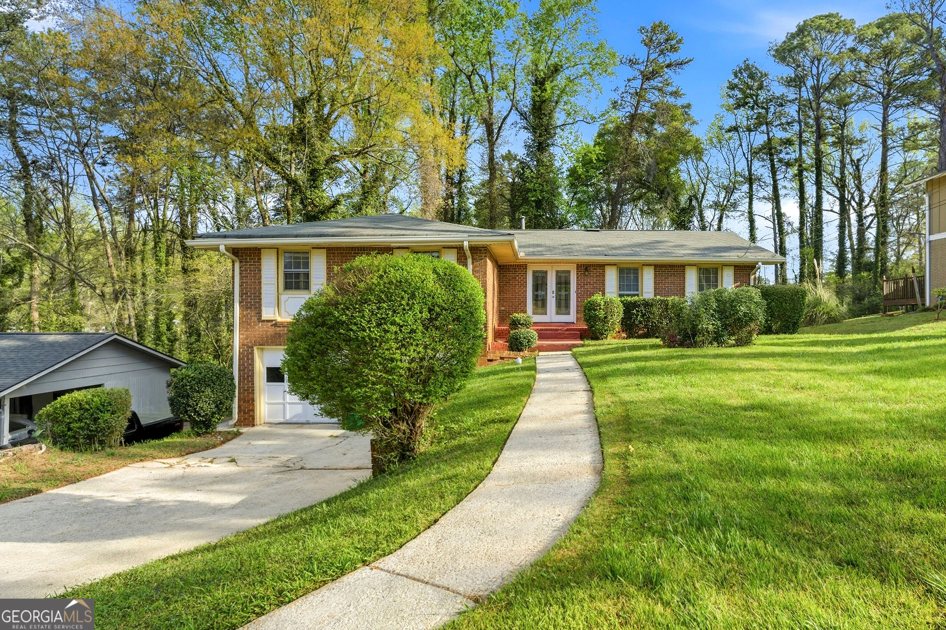 2163 Chevy Chase Lane