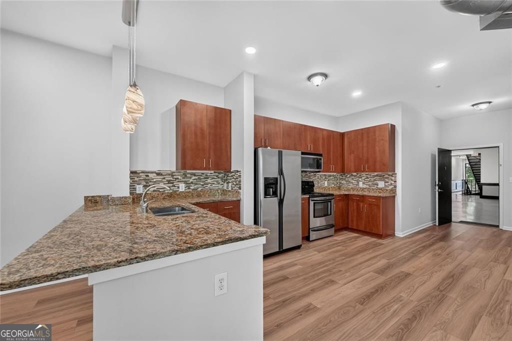 5300 Peachtree RD #1111