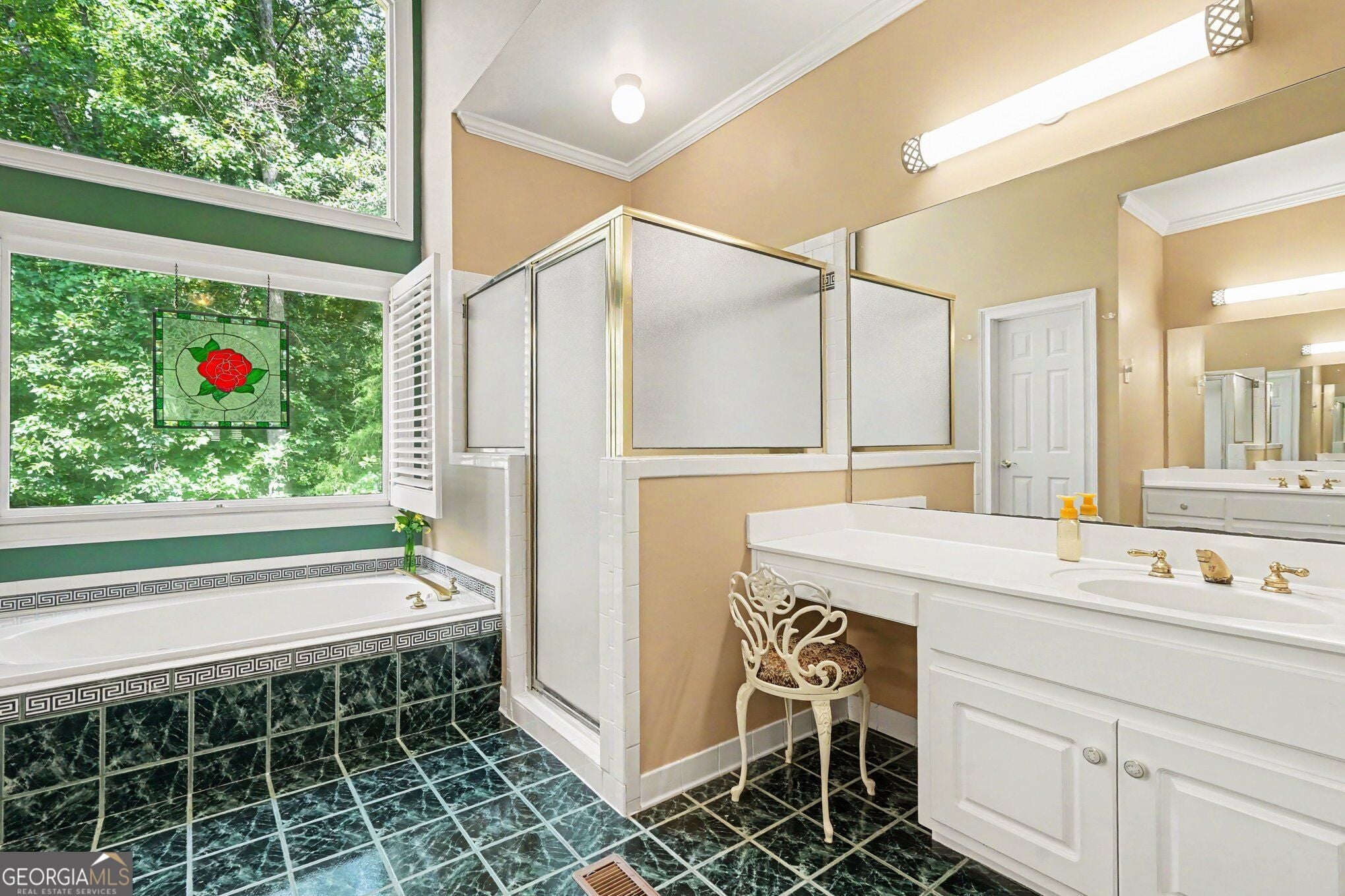 250 River Cove RDG
