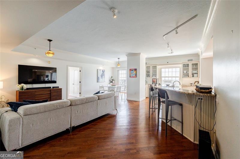 195 14TH ST PH206