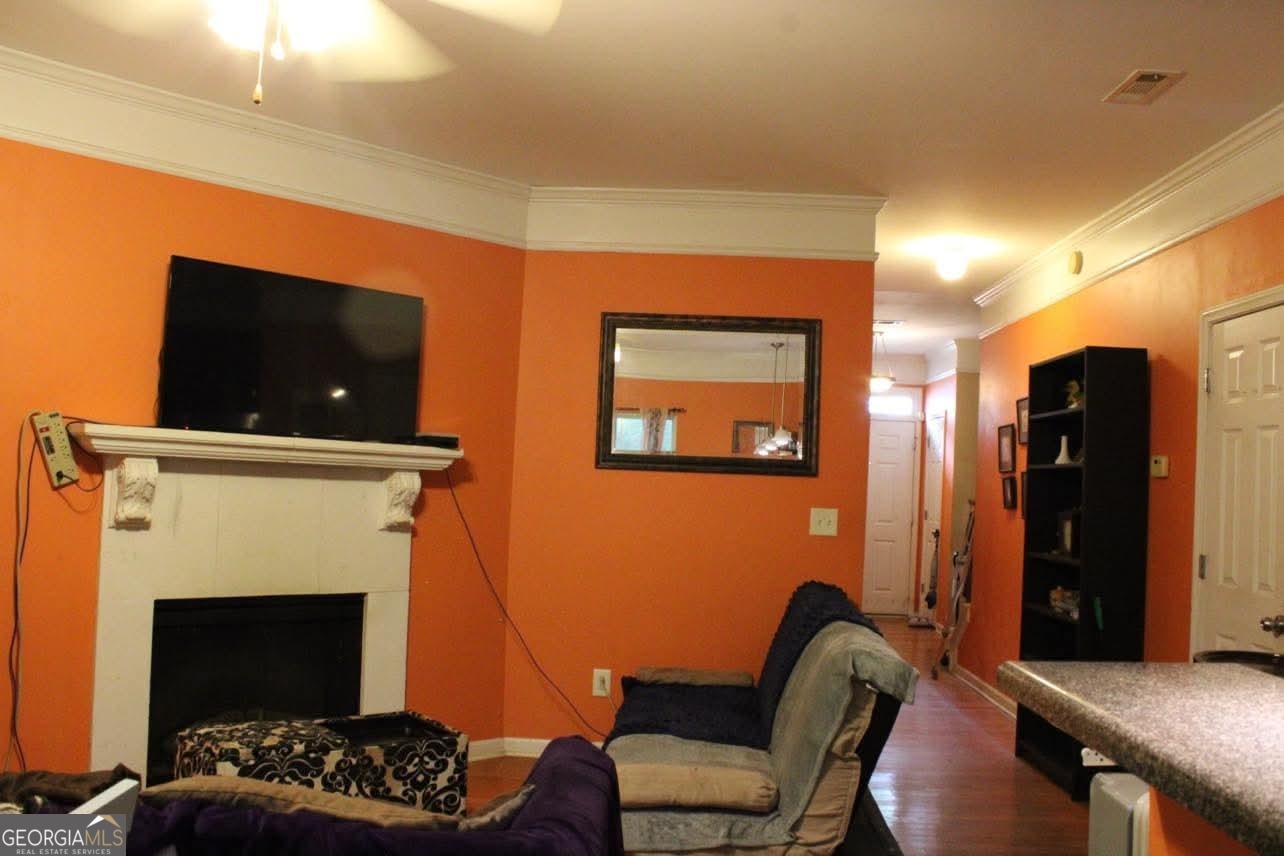 5016 Lower Elm ST