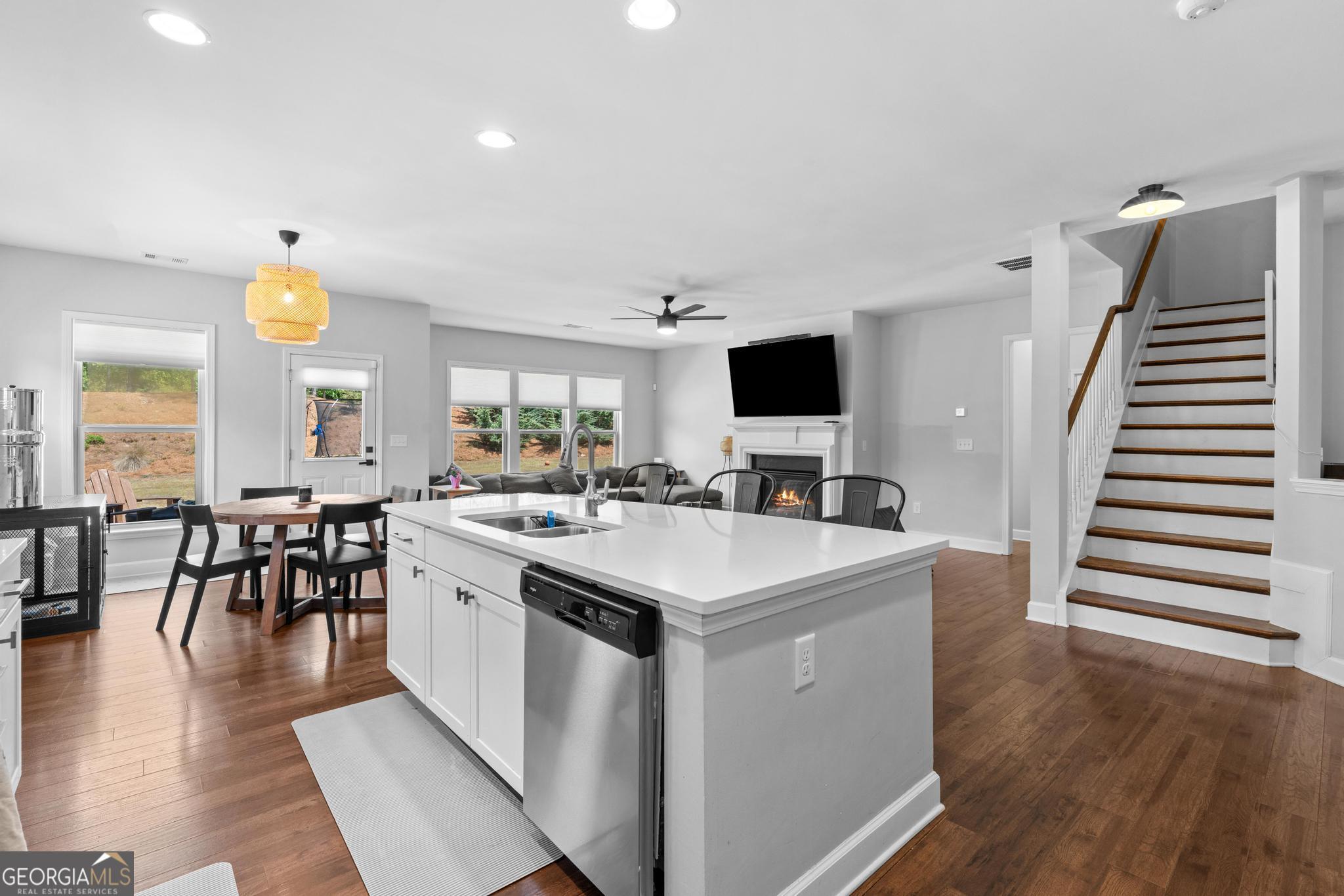 202 Roundwood WAY