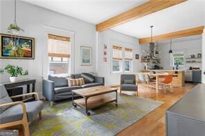 327 5th ST NE