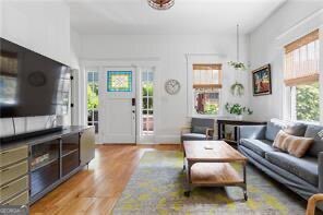 327 5th ST NE