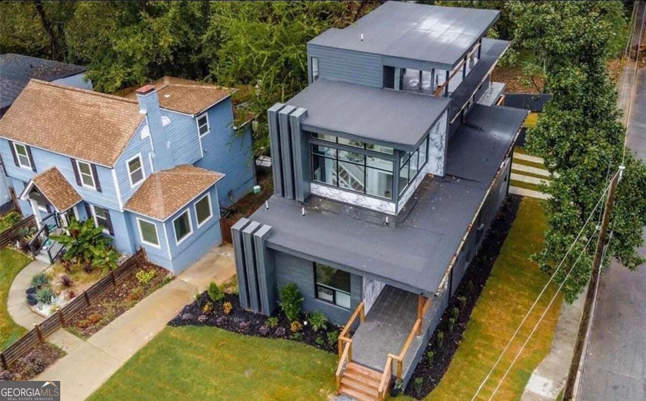 1637 Emerald AVE