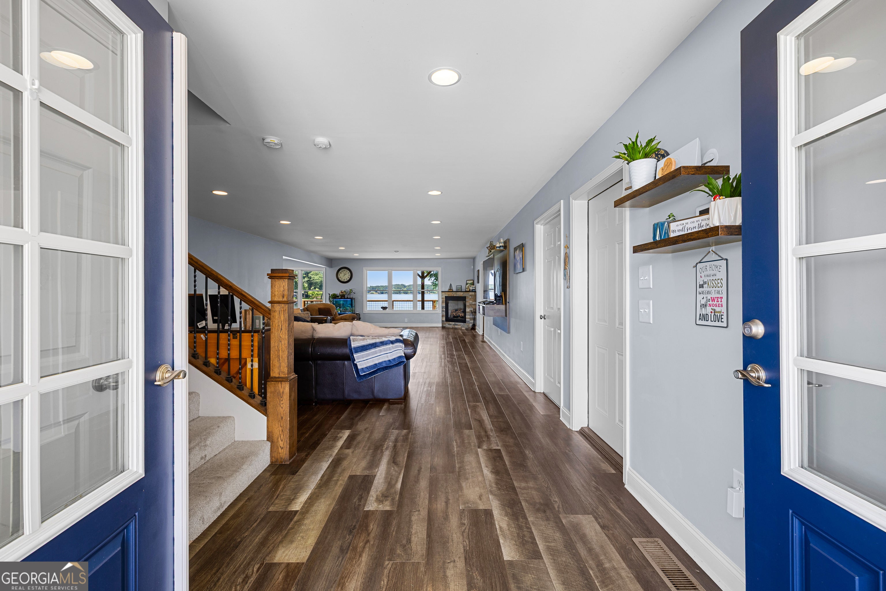 249 Lakeshore CIR