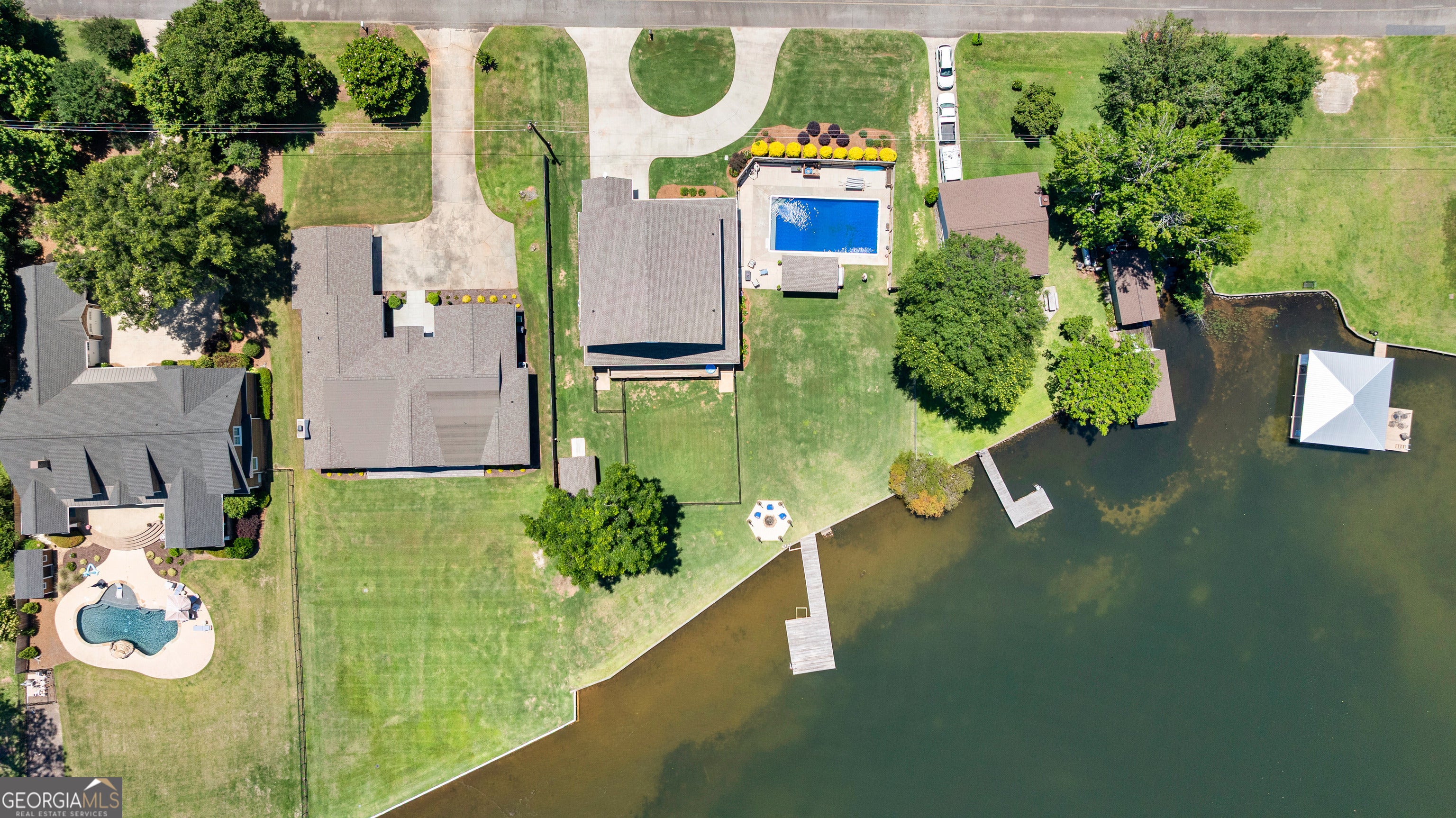 249 Lakeshore CIR