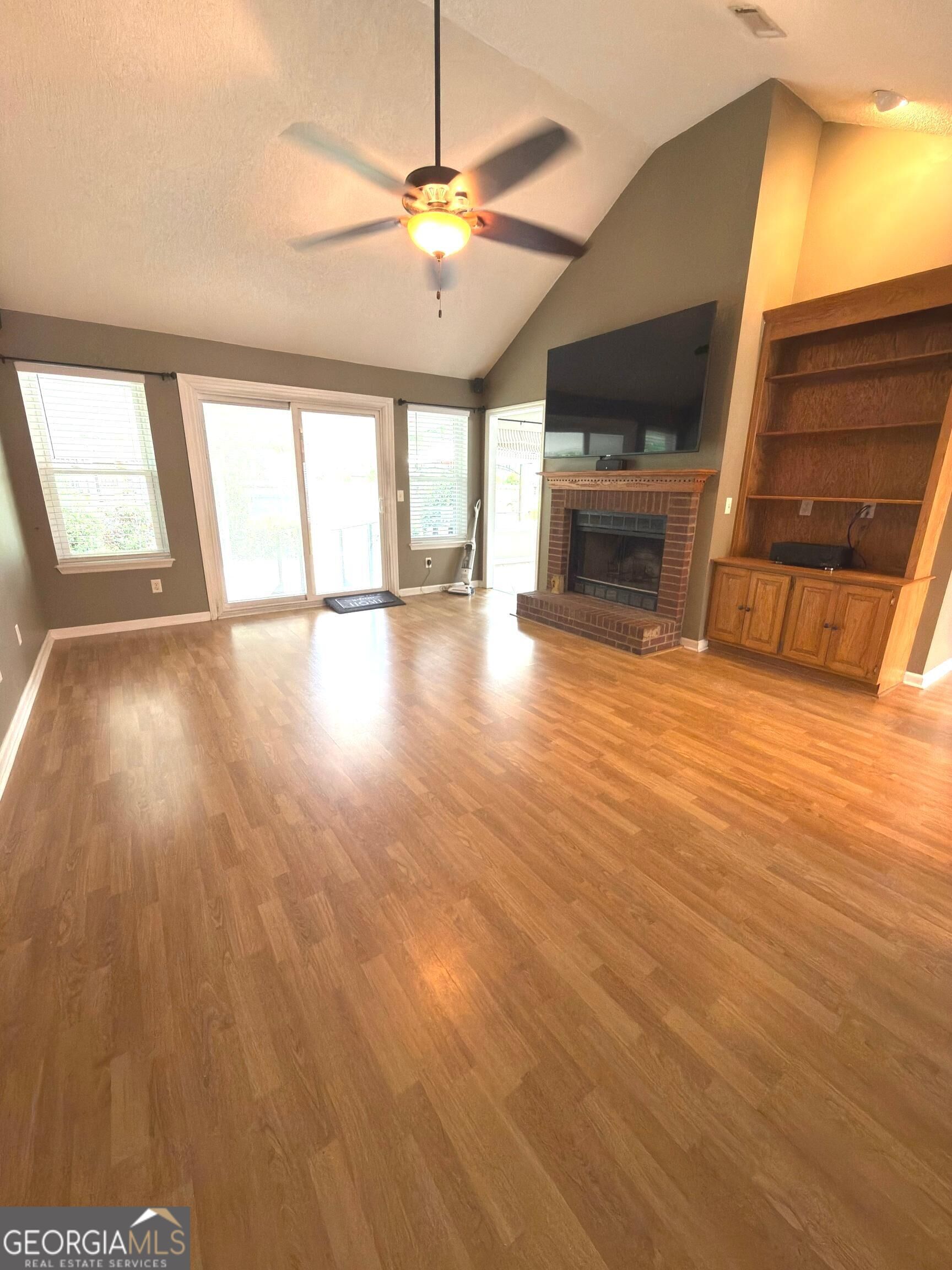 326 Silver CIR