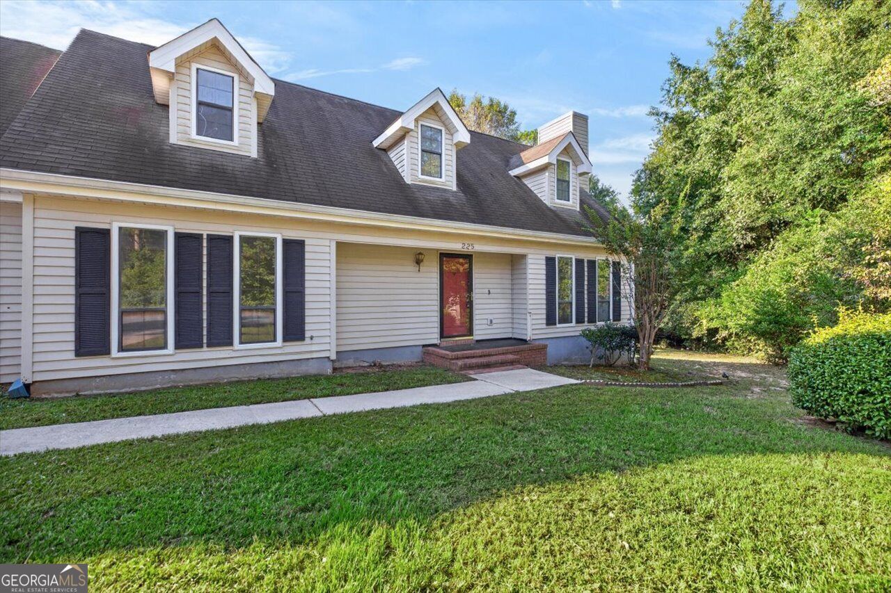 225 Blue Ridge LN