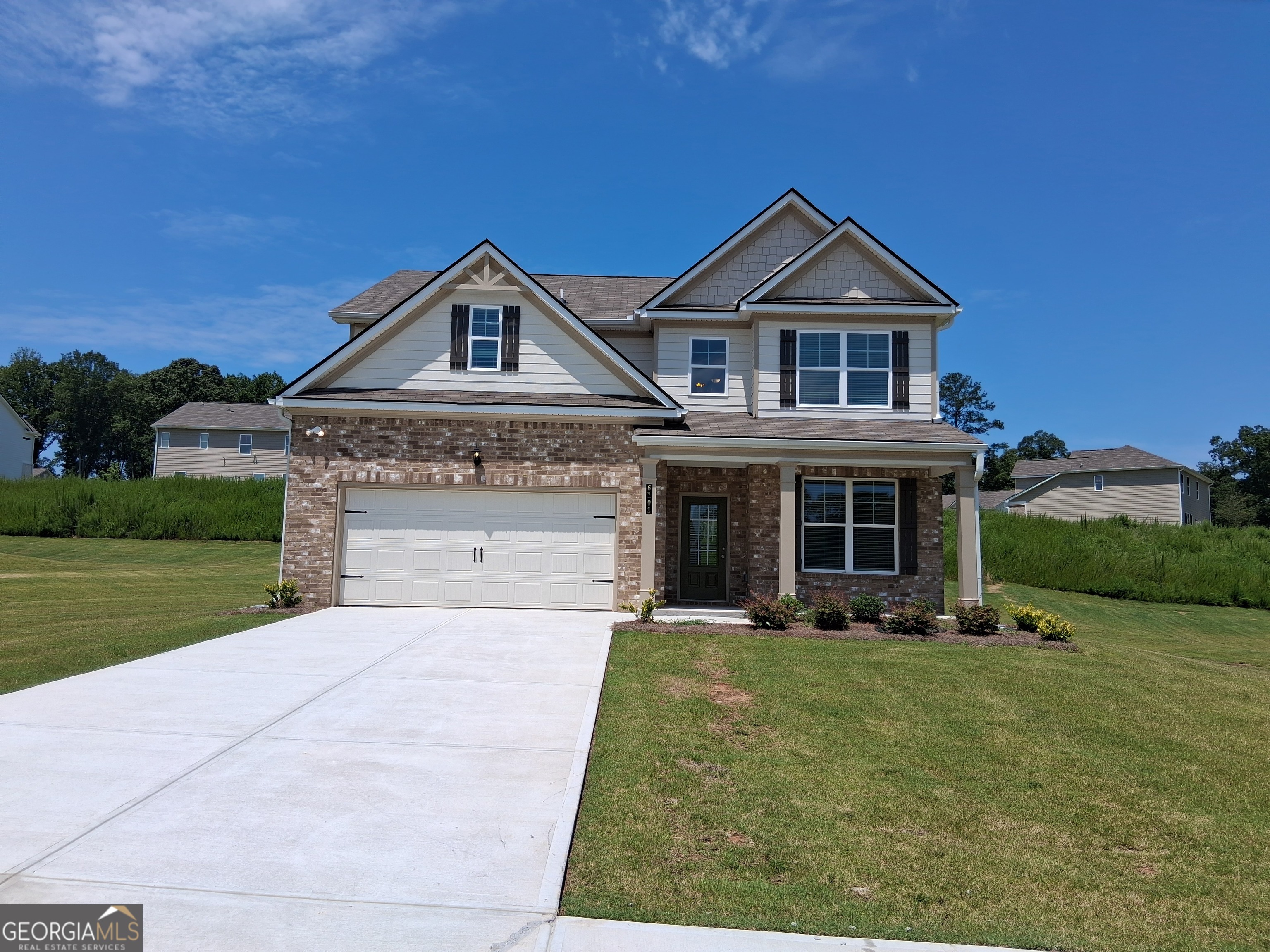 Heron Cottage-Living at its finest, Features 4 bedrooms 2 1/2 baths and a private study on main great for home library or home office. New construction now pre-selling come reserve yours Today! LARGE LOTS CAN'T REACH OUT AND TOUCH YOUR NEIGHBOR!!!