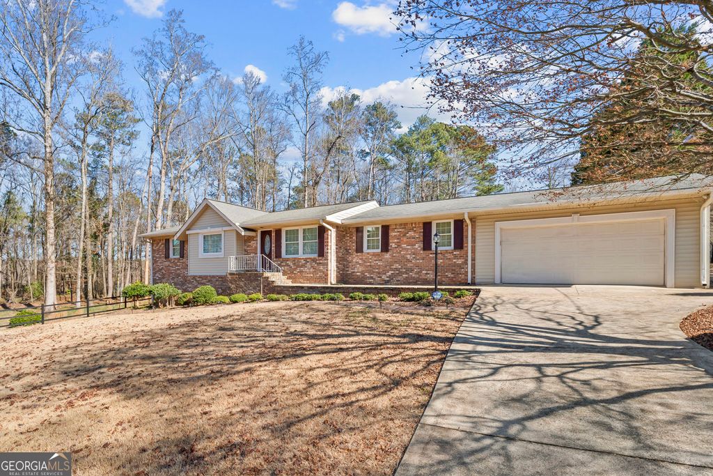 Photo of 4205 S Hurt Road SW, Smyrna, GA 30082 (MLS # 10674304)