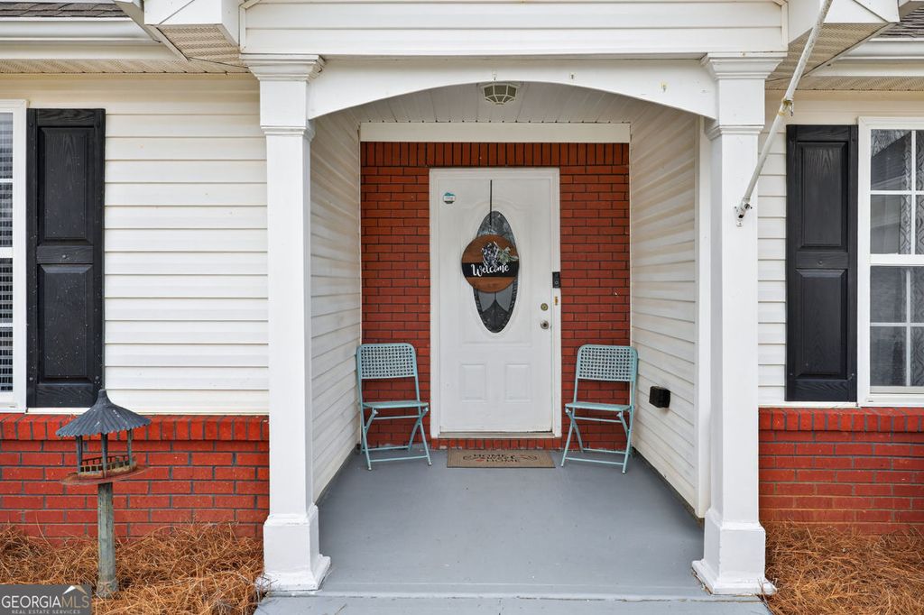 Photo of 405 Bradford Way, Auburn, GA 30011 (MLS # 10678328)