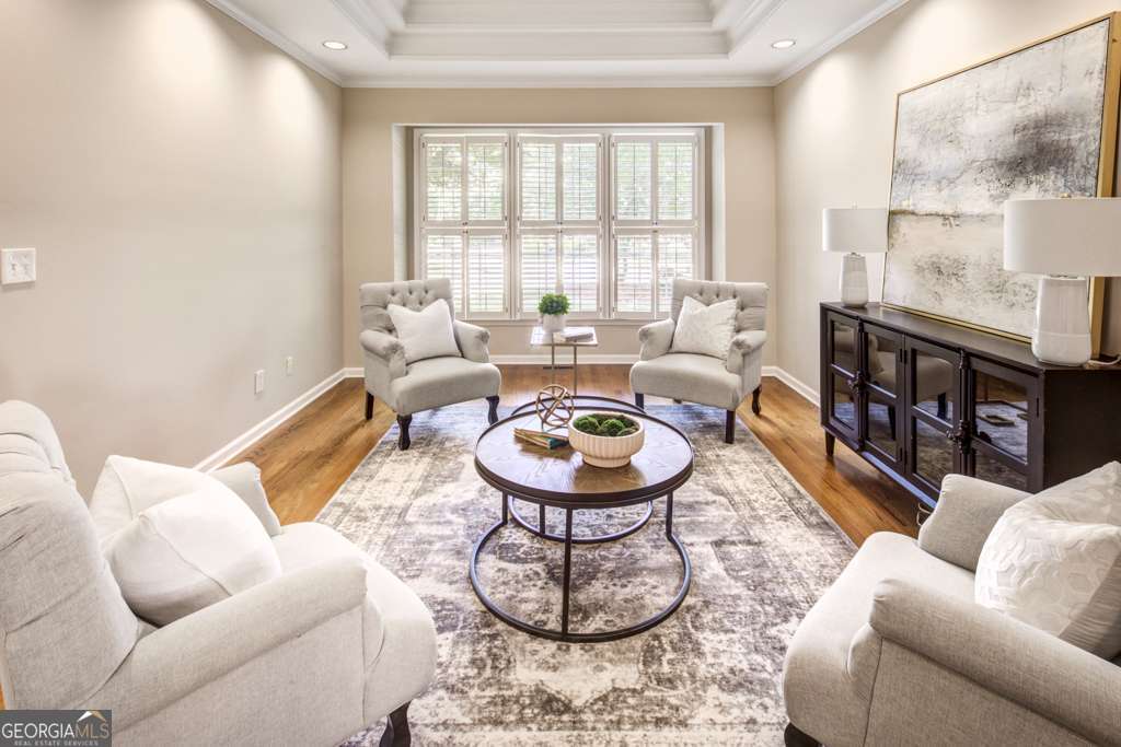 2059 Howell Mill RD NW