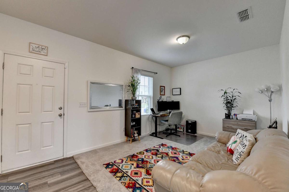 415 Knightsbridge LN
