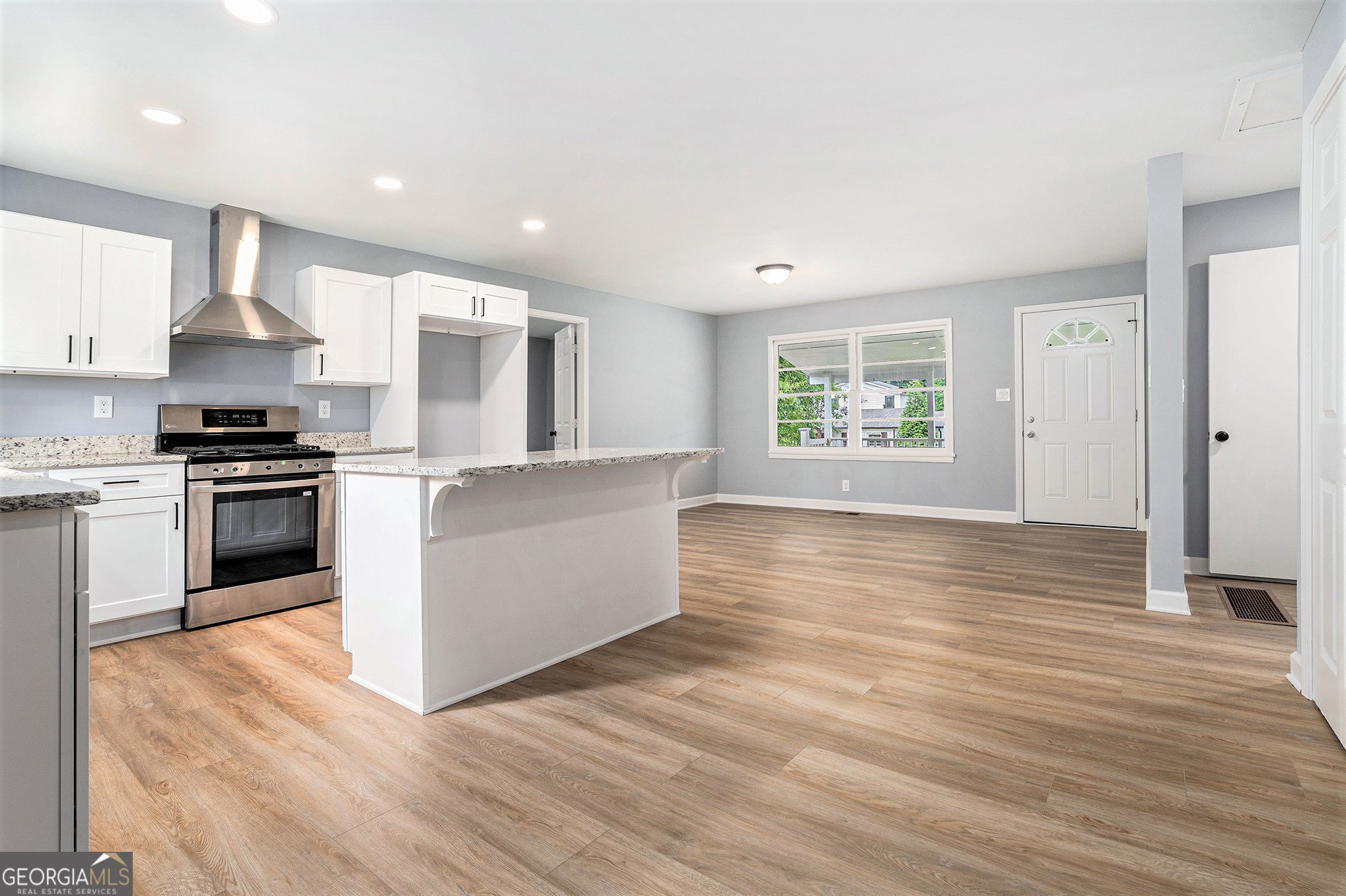 ROCKIN HILL MANOR - Residential