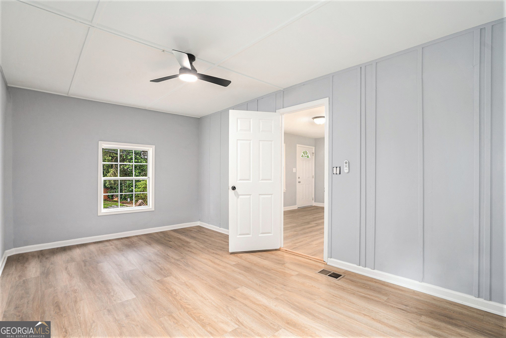 ROCKIN HILL MANOR - Residential