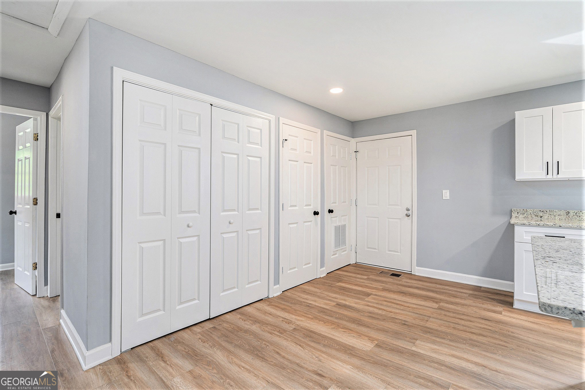 ROCKIN HILL MANOR - Residential
