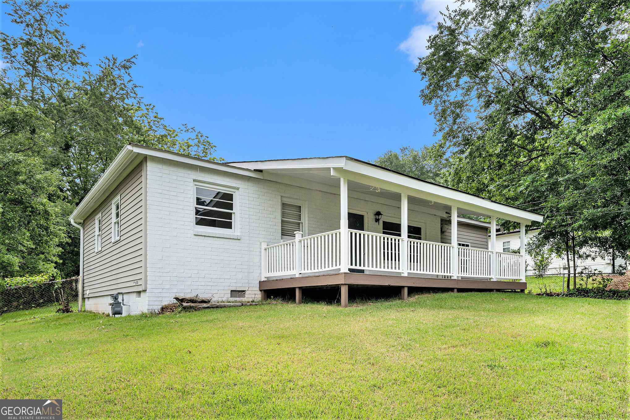ROCKIN HILL MANOR - Residential