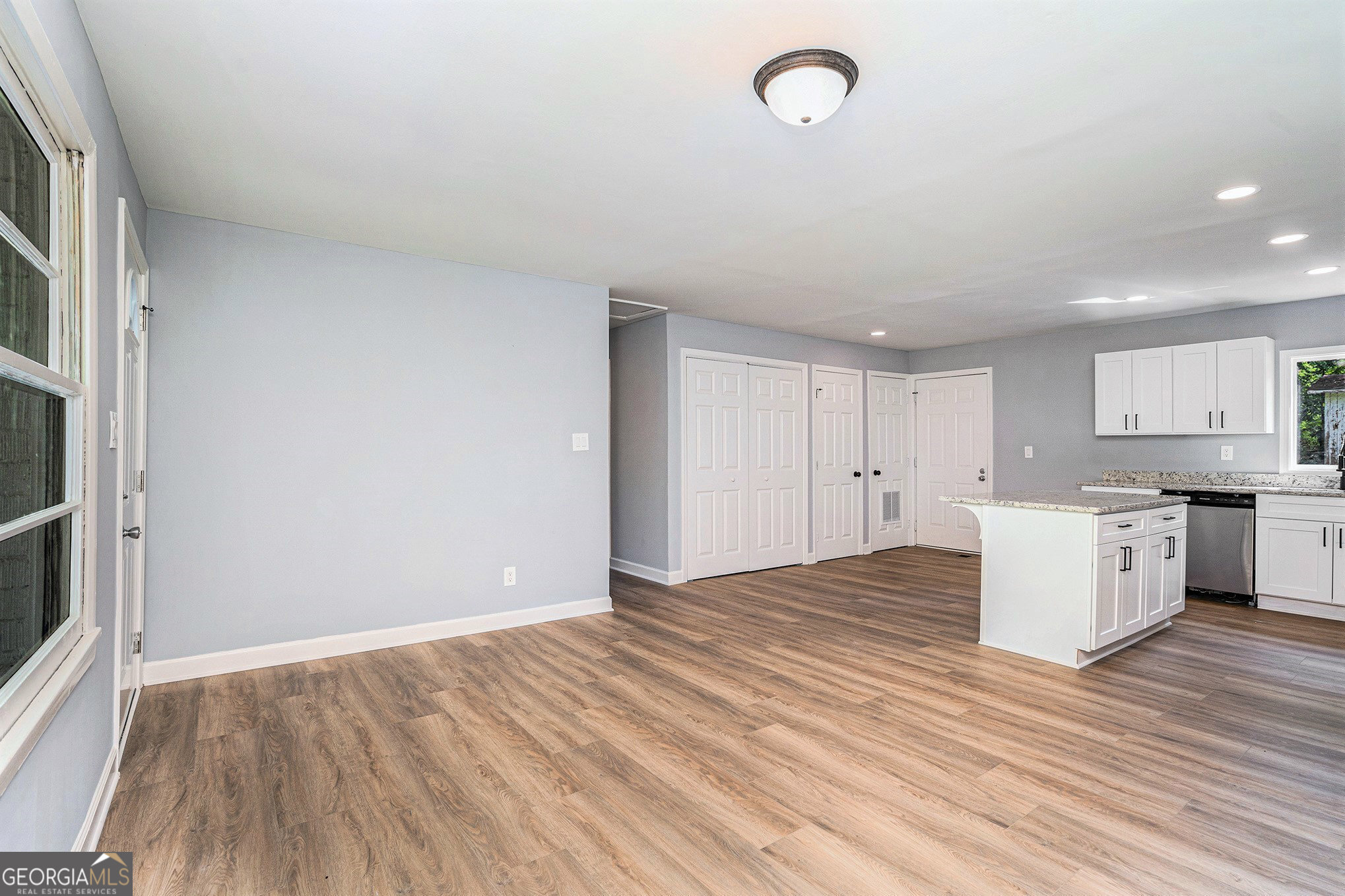ROCKIN HILL MANOR - Residential