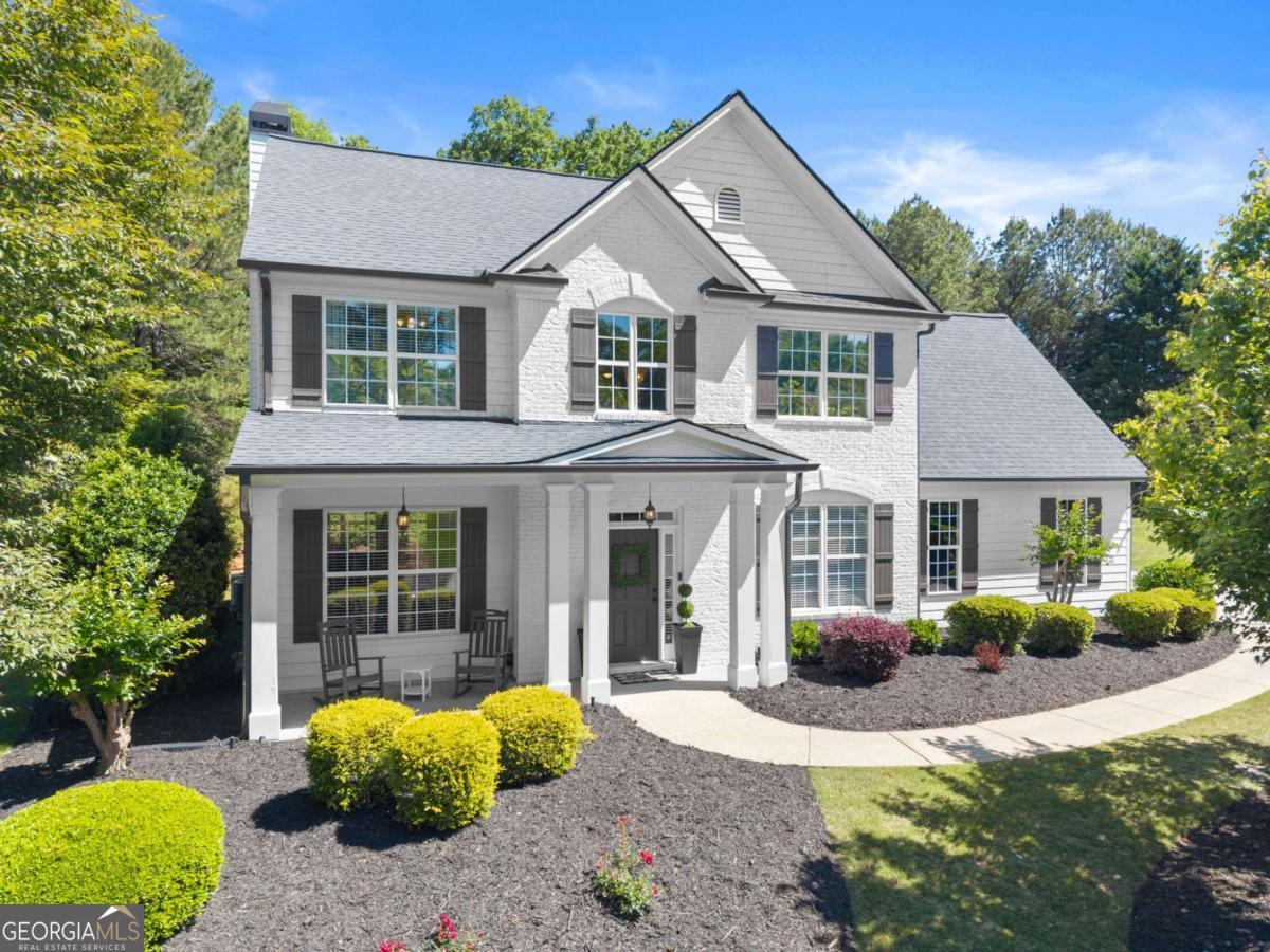 4935 Luke DR