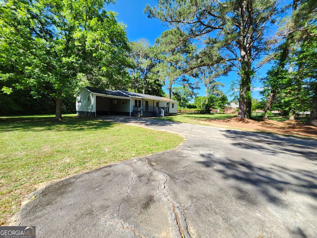 Photo of 2563 Highway 81 E, McDonough, GA 30252 (MLS # 10765480)