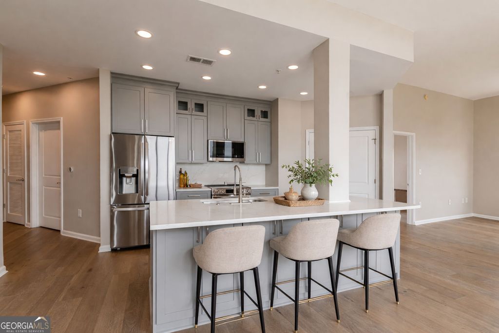 Photo of 3040 Peachtree Road NW #1611, Atlanta, GA 30305 (MLS # 10728802)