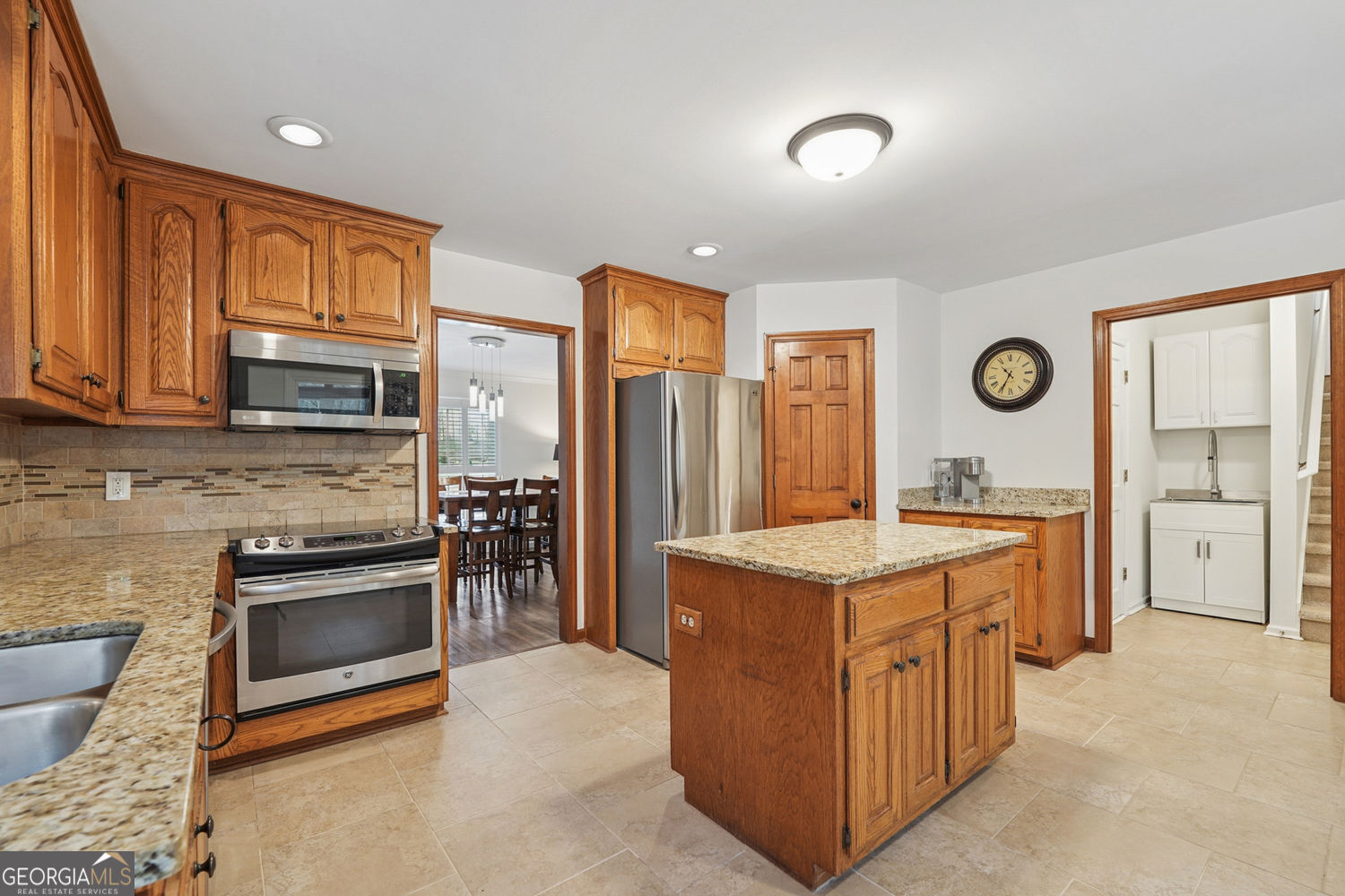 Cumming, Georgia 30041, United States, 6 Bedrooms Bedrooms, ,4 BathroomsBathrooms,Residential,Active,100952